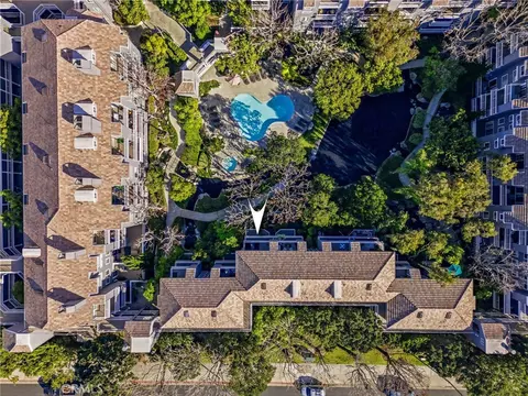 20341 Bluffside Cir #C-203, Huntington Beach, CA 92646