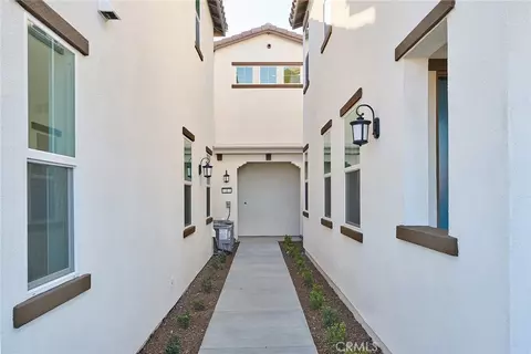 16582 Bottlebrush Ln #1, Fontana, CA 92336