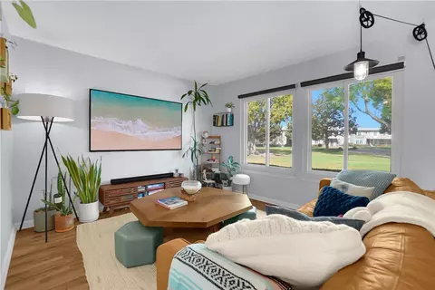 1422 Deauville Pl, Costa Mesa, CA 92626