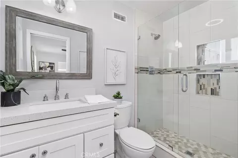 Bath - 1131 E St James, Orange, CA 92865 photo 1 of 3