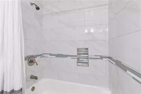 Bath - 1131 E St James, Orange, CA 92865 photo 3 of 3