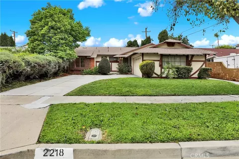 2218 Lewis St, Santa Ana, CA 92706