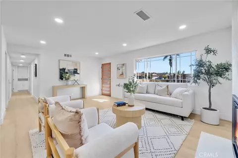9132 Dickens, Westminster, CA 92683