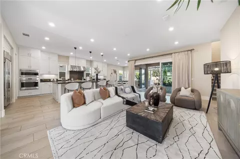 72 Ray, Irvine, CA 92618 photo 2