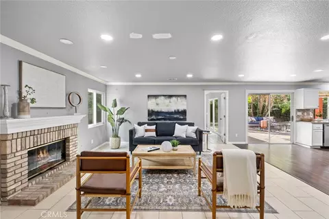 74 Linhaven, Irvine, CA 92602