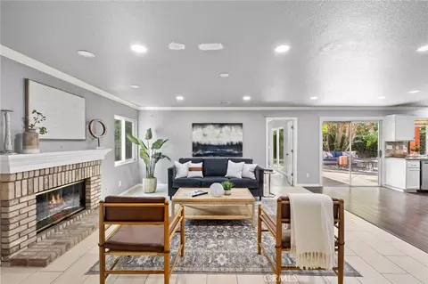 Living - 74 Linhaven, Irvine, CA 92602 photo 1 of 3