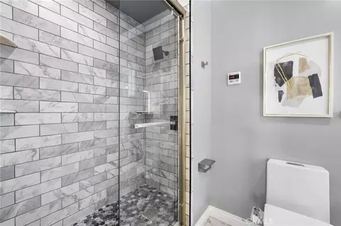Bath - 74 Linhaven, Irvine, CA 92602 photo 3 of 6