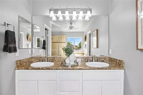 Bath - 74 Linhaven, Irvine, CA 92602 photo 5 of 6