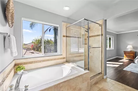 Bath - 74 Linhaven, Irvine, CA 92602 photo 6 of 6