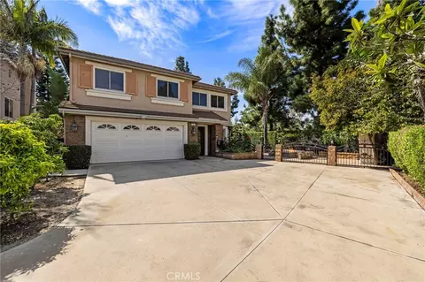 74 Linhaven, Irvine, CA 92602
