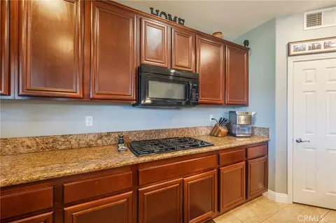 Kitchen - 17073 Spring Cyn, Riverside, CA 92503 photo 5 of 6