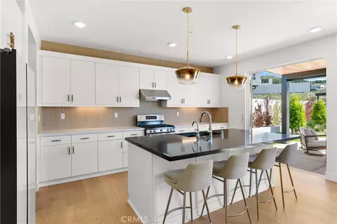 Kitchen - 333 Canter Ct, Fallbrook, CA 92028 photo 2 of 3