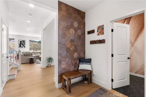 Entry Way - 333 Canter Ct, Fallbrook, CA 92028 photo 3 of 5