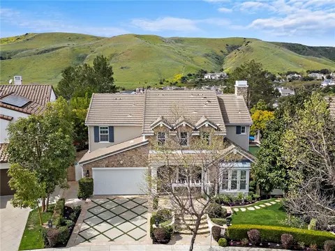 33 Christopher St, Ladera Ranch, CA 92694