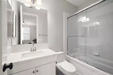 Bath - 33 Christopher St, Ladera Ranch, CA 92694 photo 3 of 5