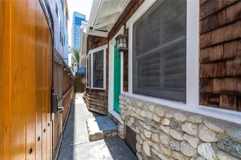 Exterior - 708 E Alta Way, Long Beach, CA 90802 photo 2 of 4