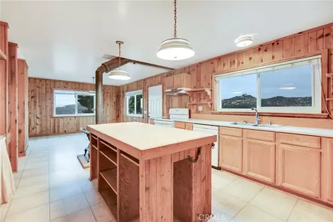 Kitchen - 6750 Rainbow Heights Rd, Fallbrook, CA 92028 photo 4 of 4