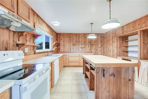 Kitchen - 6750 Rainbow Heights Rd, Fallbrook, CA 92028 photo 2 of 5