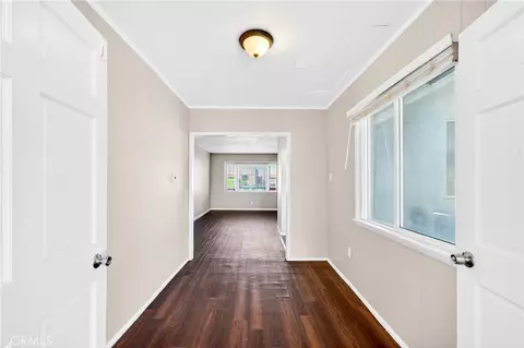 Entry Way - 14328 S Cahita, Compton, CA 90220 photo 5 of 6