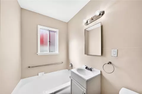 Bath - 14328 S Cahita, Compton, CA 90220 photo 3 of 3