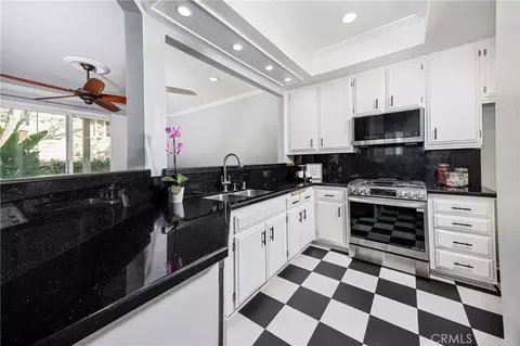 7291 Coho Dr #105, Huntington Beach, CA 92648