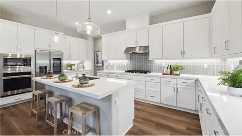 24531 Via La Sombrilla, Valencia, CA 91354