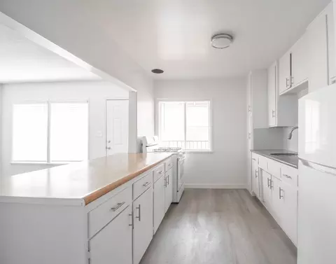 Kitchen - 906 E Imperial, El Segundo, CA 90245 photo 2 of 2