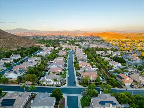 23921 Hollingsworth, Murrieta, CA 92562