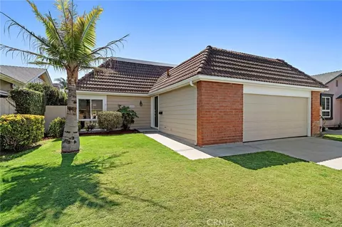10830 La Terraza Ave, Fountain Valley, CA 92708