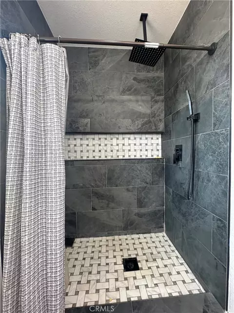 Bath - 3665 Ross St, Riverside, CA 92503 photo 3 of 3