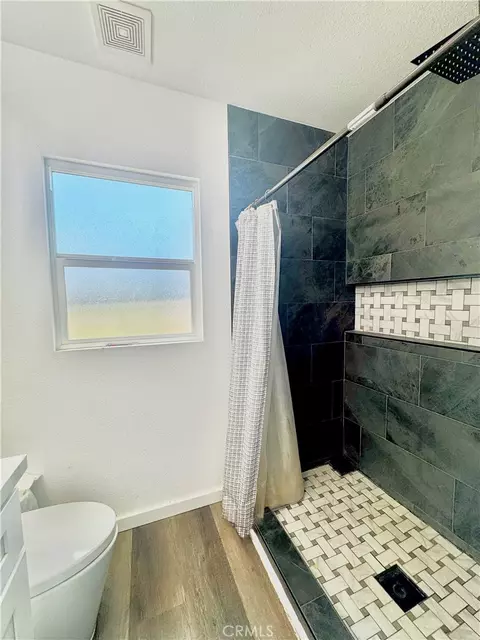 Bath - 3665 Ross St, Riverside, CA 92503 photo 2 of 3