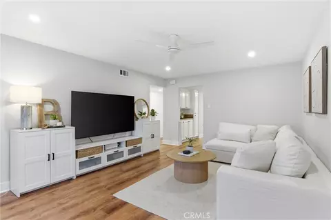 20962 Sandbar Ln #101, Huntington Beach, CA 92648