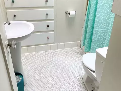 Bath - 1116 E Appleton, Long Beach, CA 90802 photo 1 of 1