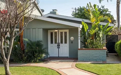 2284 Redlands Dr, Newport Beach, CA 92660