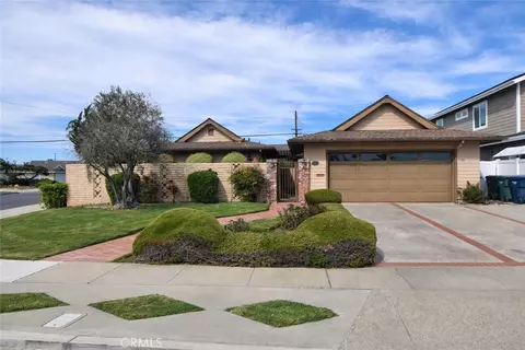 9311 Tahiti, Huntington Beach, CA 92646