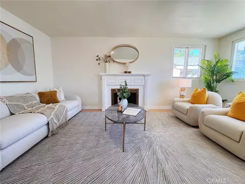 8633 Cimarron St, Los Angeles, CA 90047