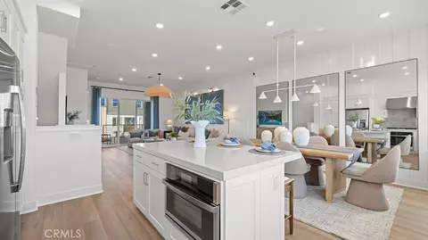 832 Sonia, Irvine, CA 92618 photo 3