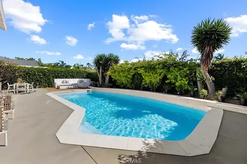 937 Carnation, Costa Mesa, CA 92626