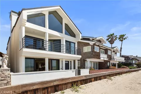 Exterior - 5537 E Seaside Walk, Long Beach, CA 90803 photo 2 of 8