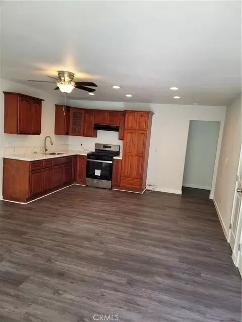1034 El Camino Dr, Costa Mesa, CA 92626