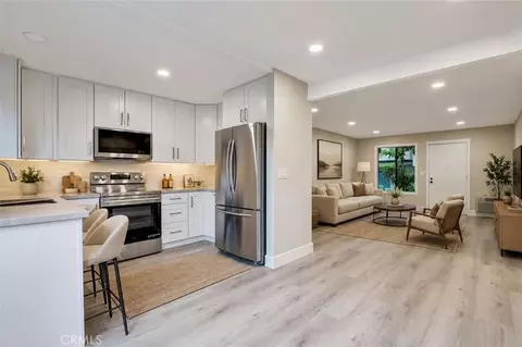 93 Streamwood, Irvine, CA 92620