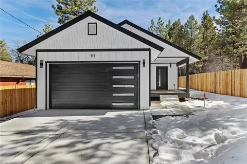 183 Moreno Ln, Sugarloaf, CA 92386