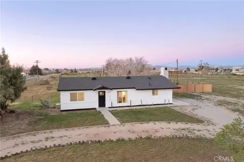 15118 Dos Palmas Rd, Victorville, CA 92392