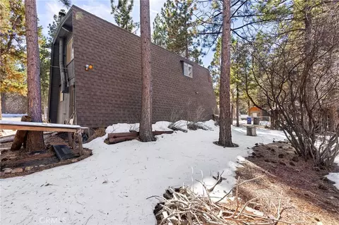 Exterior - 189 Moreno Ln, Sugarloaf, CA 92386 photo 5 of 7