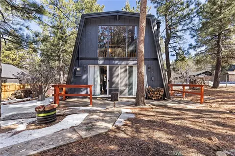 189 Moreno Ln, Sugarloaf, CA 92386