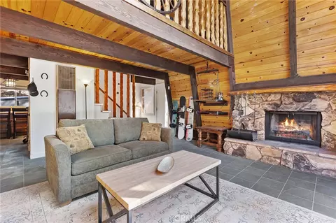 Living - 189 Moreno Ln, Sugarloaf, CA 92386 photo 2 of 2