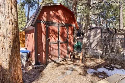 Exterior - 189 Moreno Ln, Sugarloaf, CA 92386 photo 7 of 7