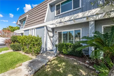 8408 Dory Dr, Huntington Beach, CA 92646