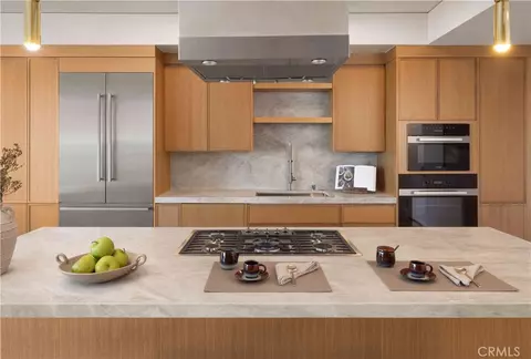 9 Macarthur Pl #801, Santa Ana, CA 92707