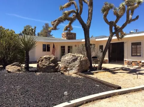 7978 Joshua Ln, Yucca Valley, CA 92284